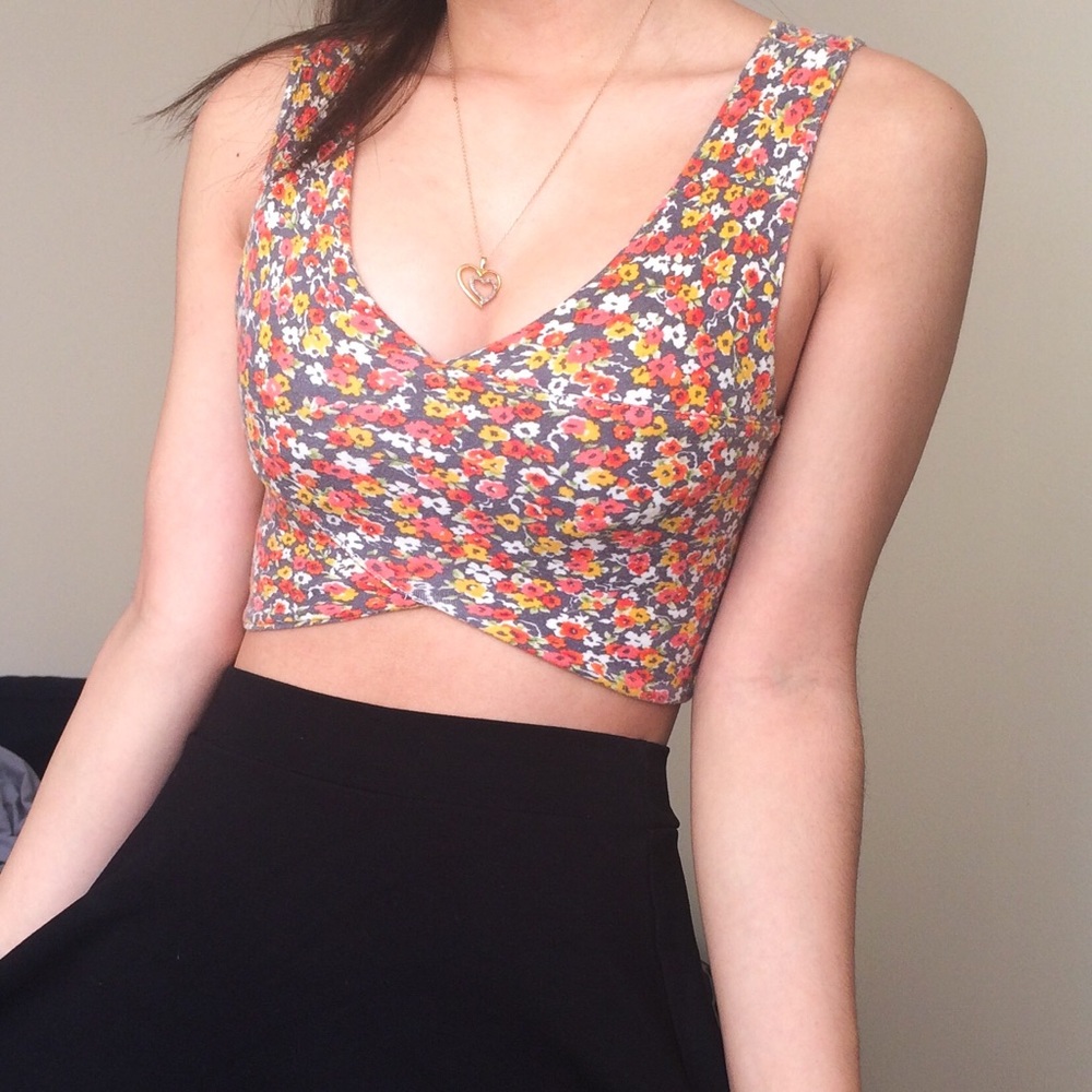 *SOLD*LA Hearts Floral Crop Top